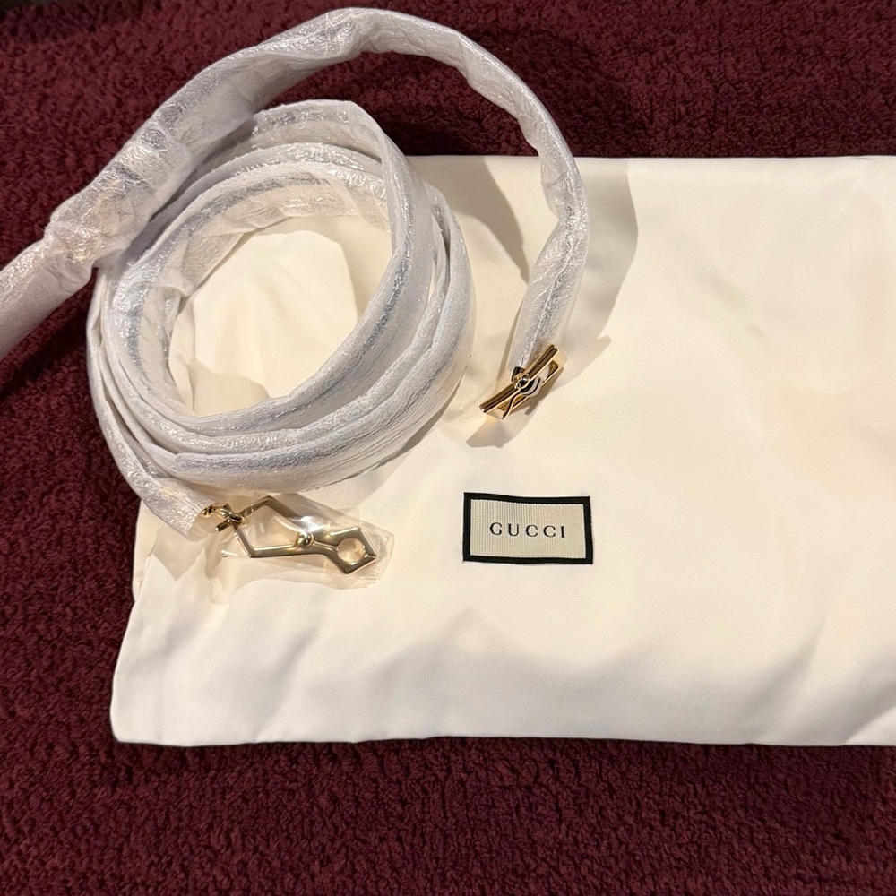 Gucci Mystic White Leather strap with Gold Accents for Sylvie - Picture 2 of 4